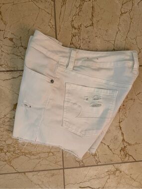 American Eagle Outfitters White Denim Frayed Hem Shorts